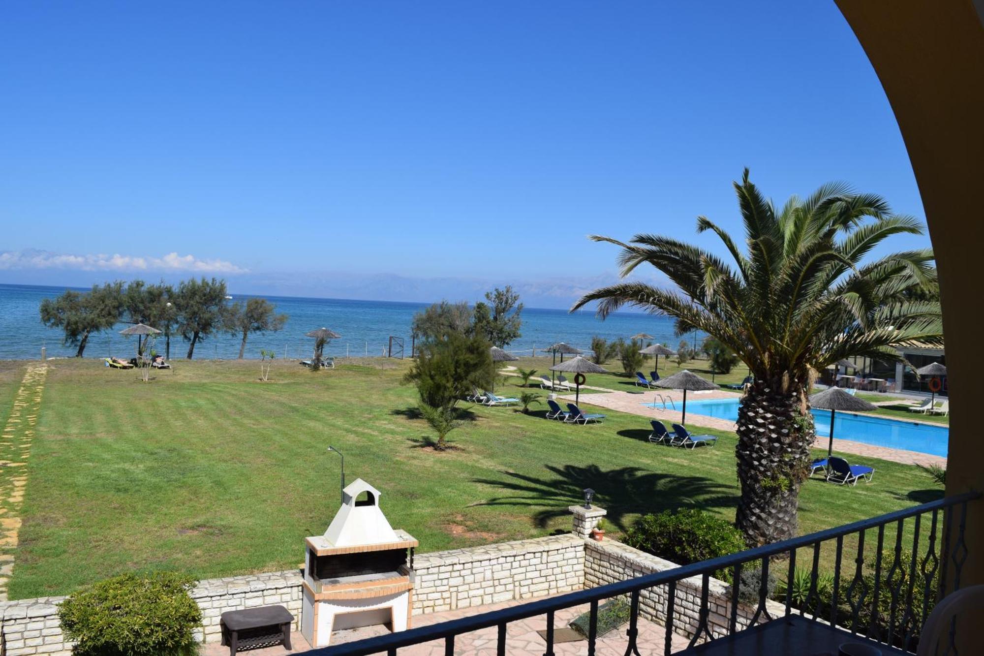 S&C Kosmos Beach Resort Roda  Exterior photo